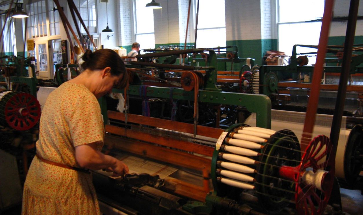Young Women Lived And Labored In Textile Mill Towns