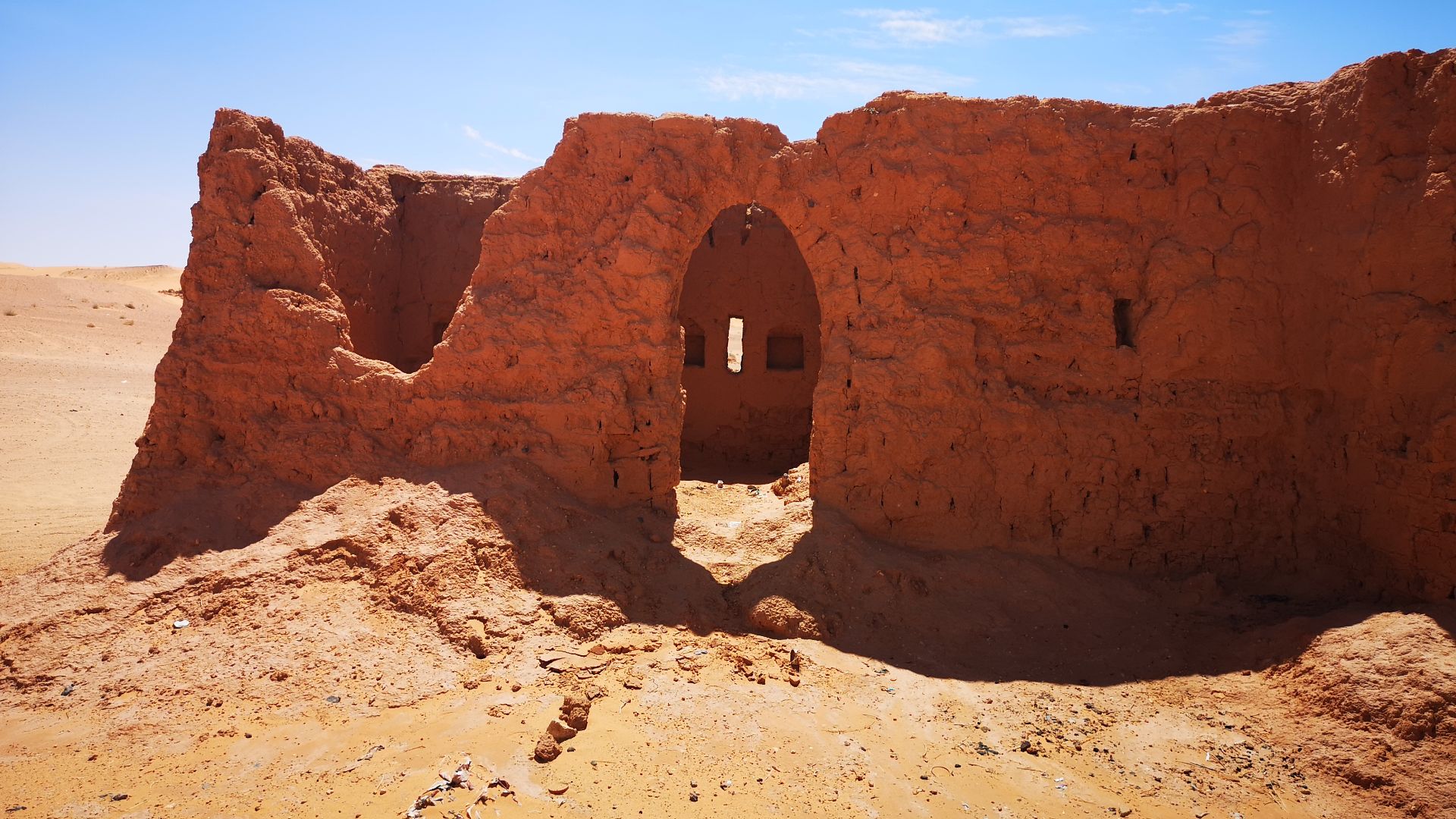 File:Ruins in Algerian Desert.jpg