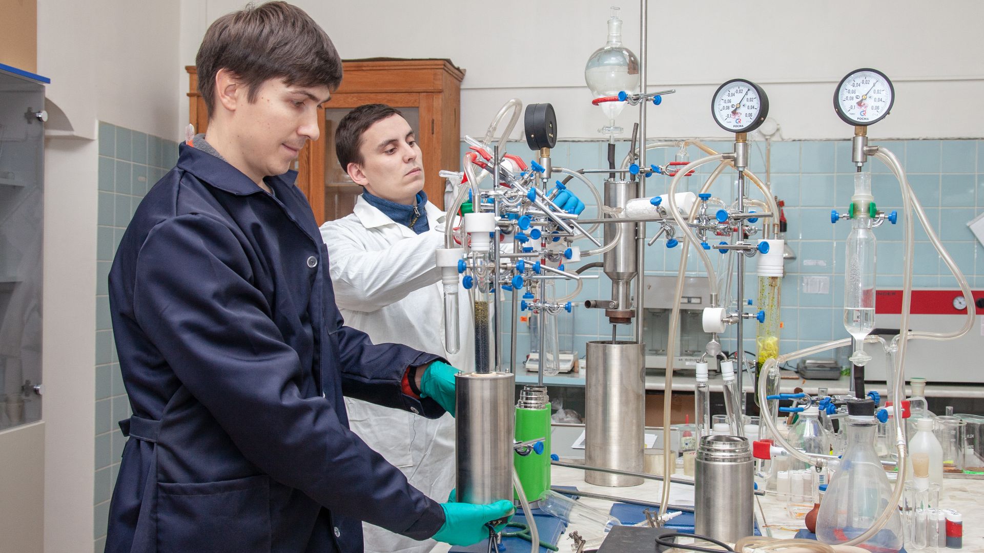 File:Lab for Ecological Radiology of the Institute of Geodinamics and Geology.jpg