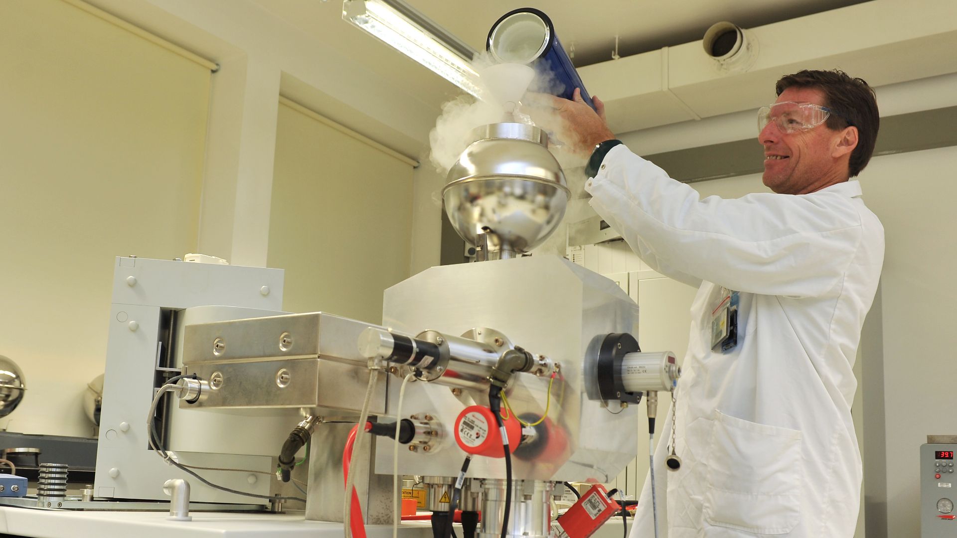 File:Mass Spectrometry Laboratory (06410488) (5113869096).jpg