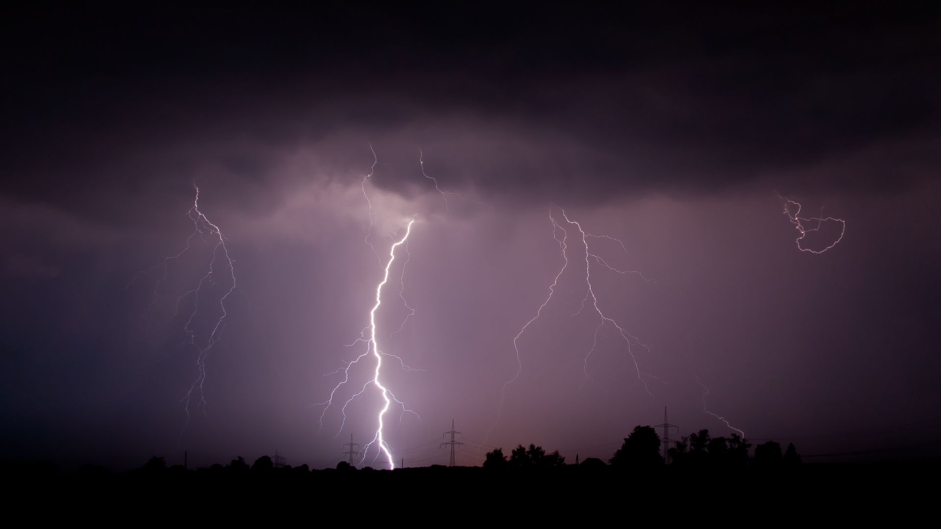 File:Lightning Pritzerbe 01 (MK).jpg