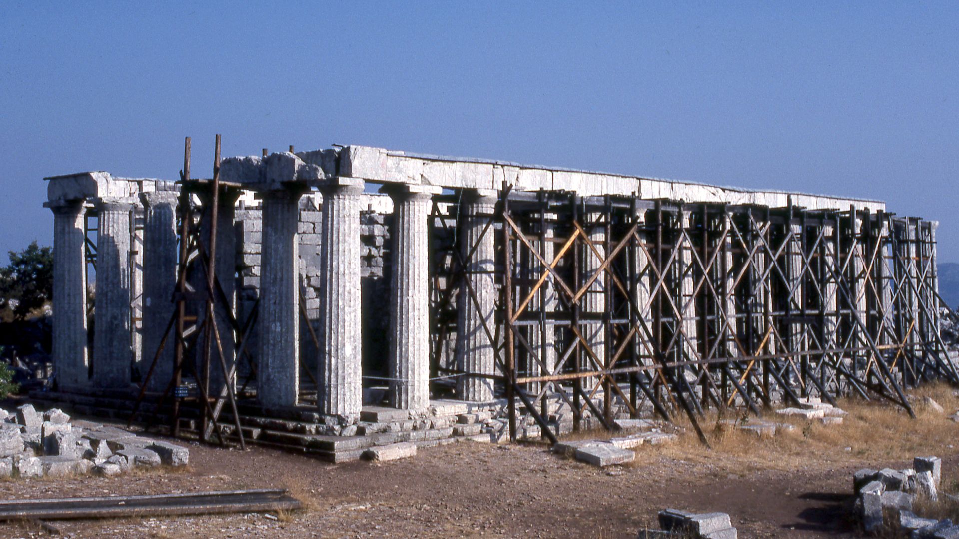 File:Temple of Apollo Bassae 1982.jpg
