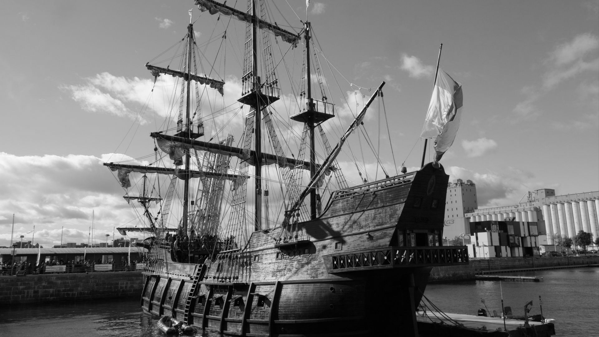 File:Galeón Andalucía Quebec City 02.jpg