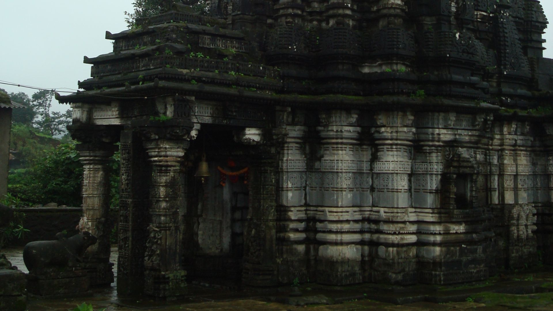 File:Amruteshwar Temple Ratangad.JPG