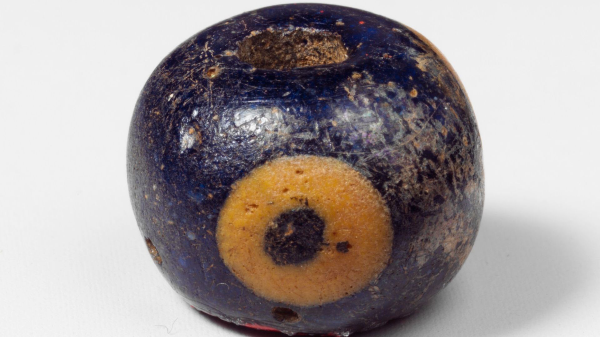 File:Glass eye bead MET DP155067.jpg