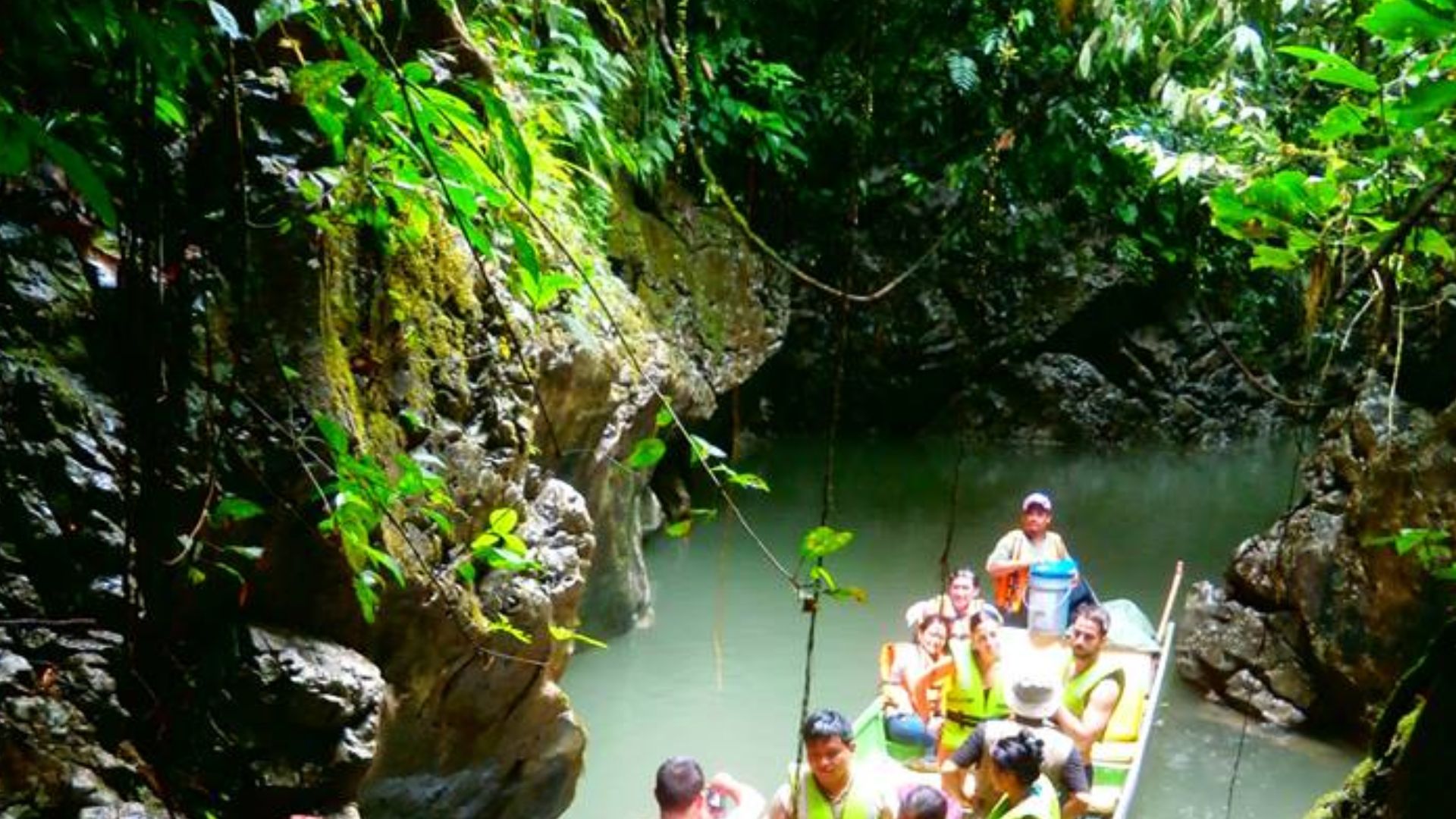 File:Quebrada Churo- Parque Nacional del Rio Abiseo.jpg