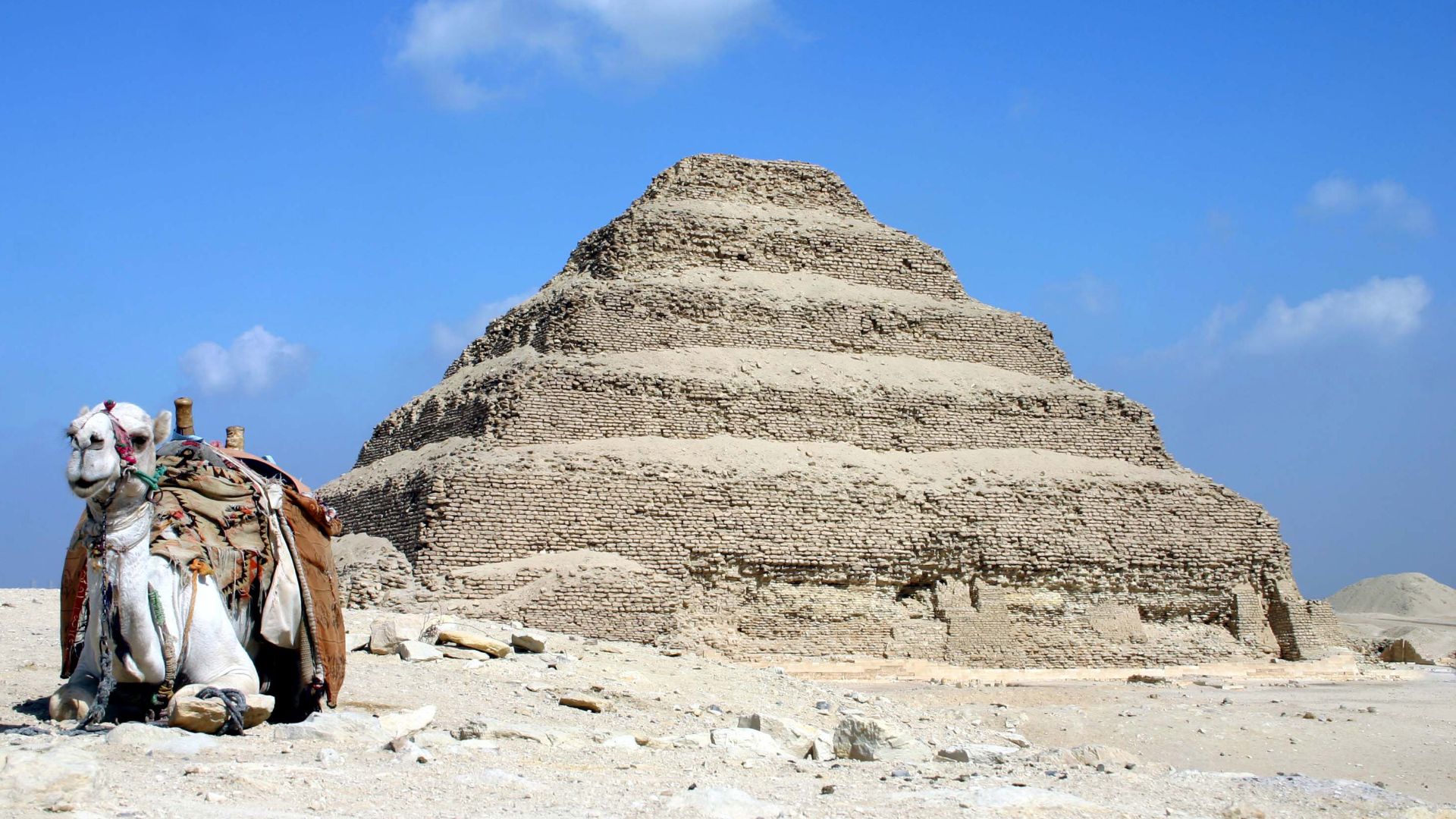 File:Saqqara pyramid ver 2.jpg