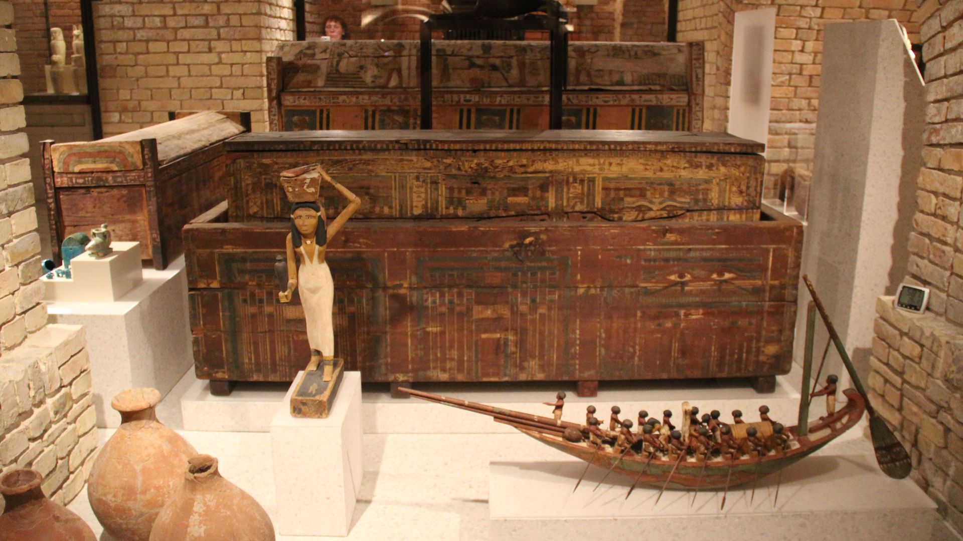 File:Ancient Egypt Burial Chamber Wooden Model of Boat from the tomb of Mentuhotep; Middle Kingdom, 11th Dynasty (28716495636).jpg