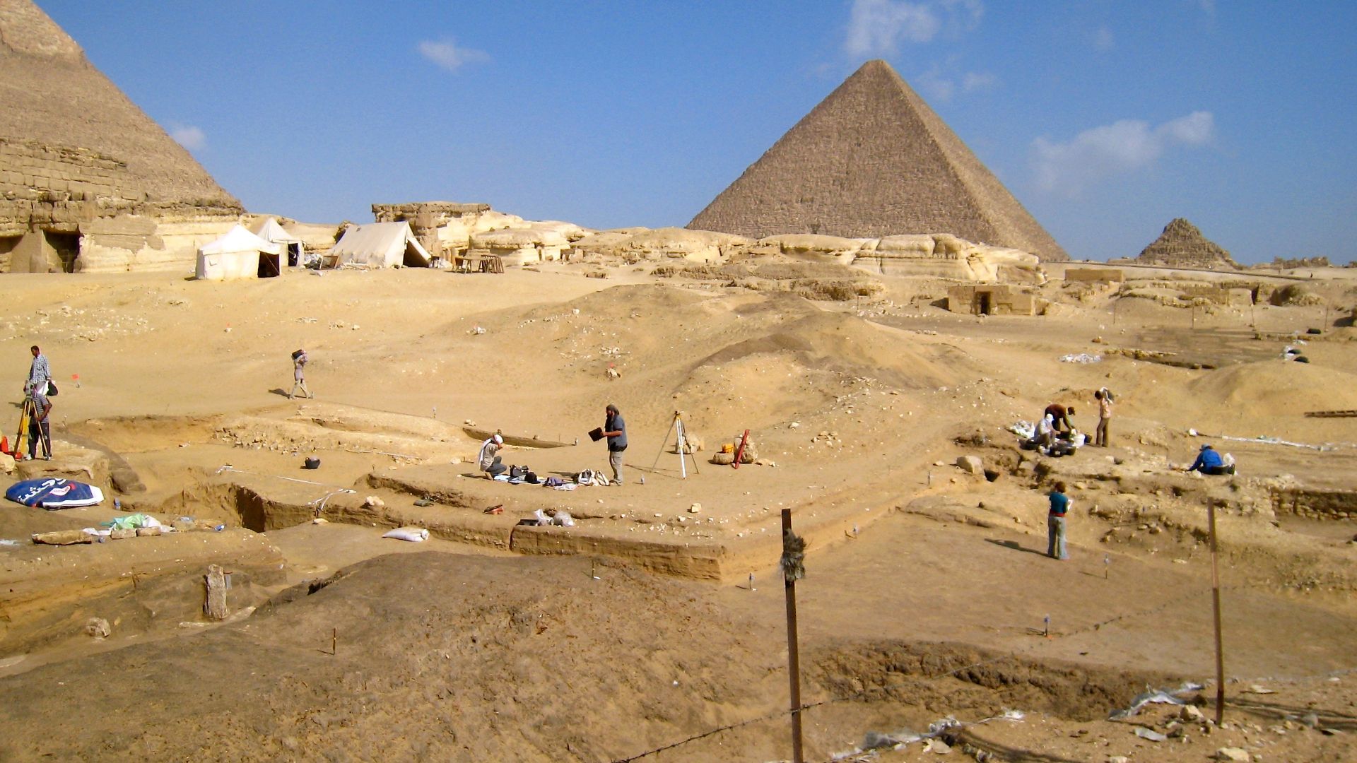 File:Egypt-Archaeologists.jpg