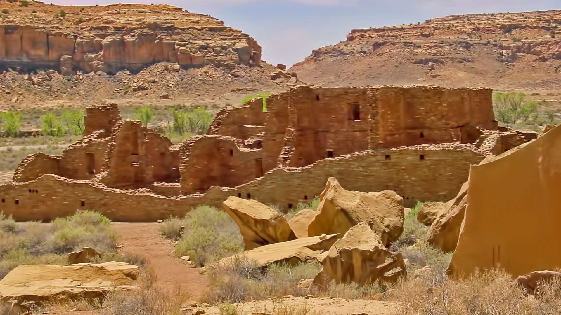 File:Chaco Canyon Pueblo Bonito Ruin.jpg