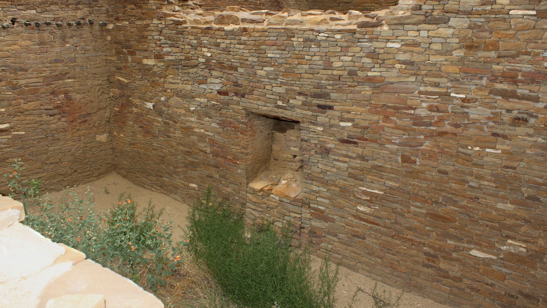 File:PUEBLO BONITO - Chaco Culture National Historical Park, New Mexico, US - panoramio (11).jpg