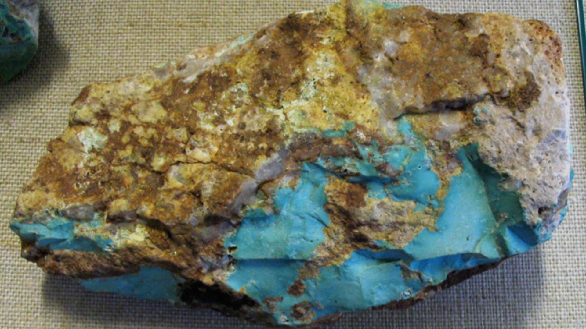 File:Turquoise with quartz.jpg