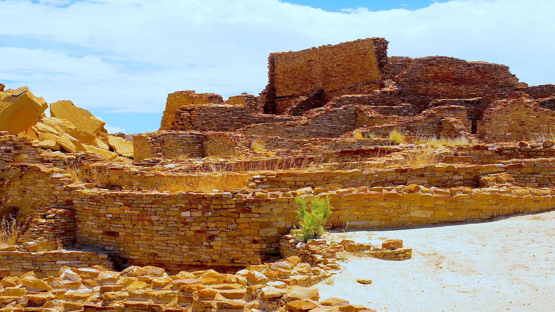 File:Chaco Culture National Historical Park-103.jpg
