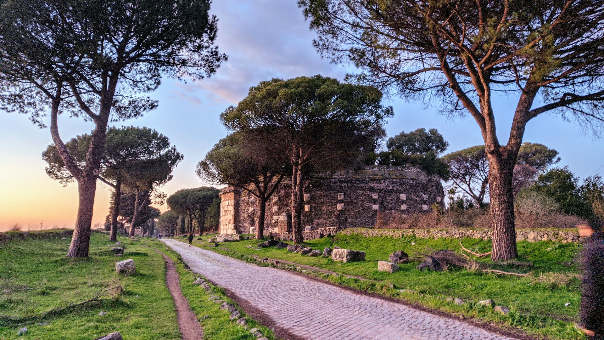 File:Paesaggio dell'Appia antica.jpg