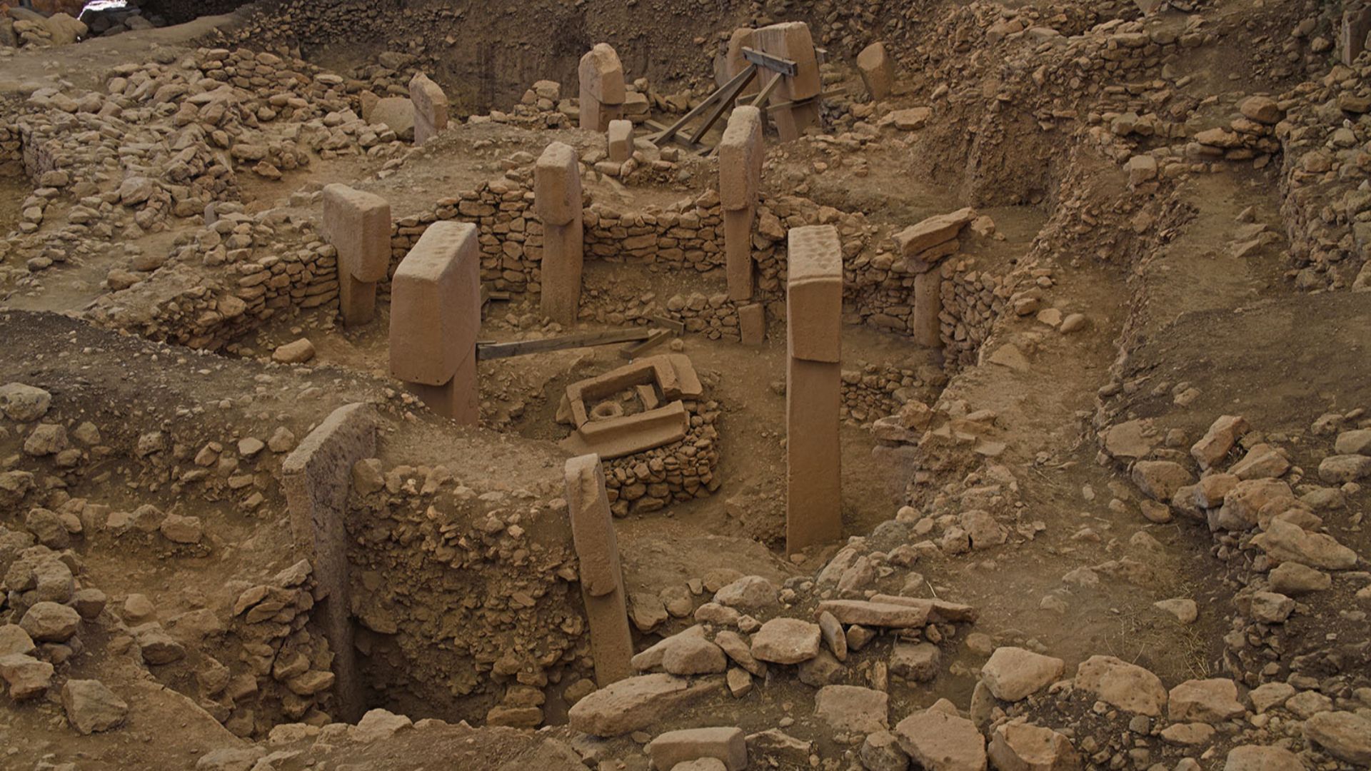 File:Urfa Göbeklitepe Building B 5326.jpg