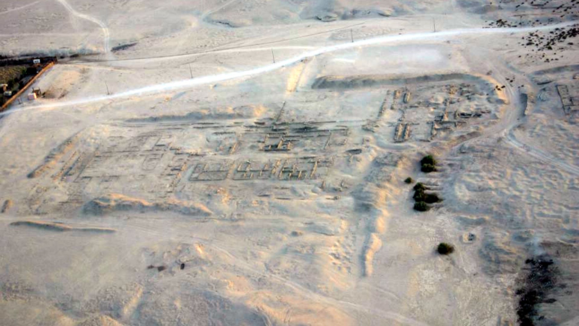 File:Malkata from the air.jpg