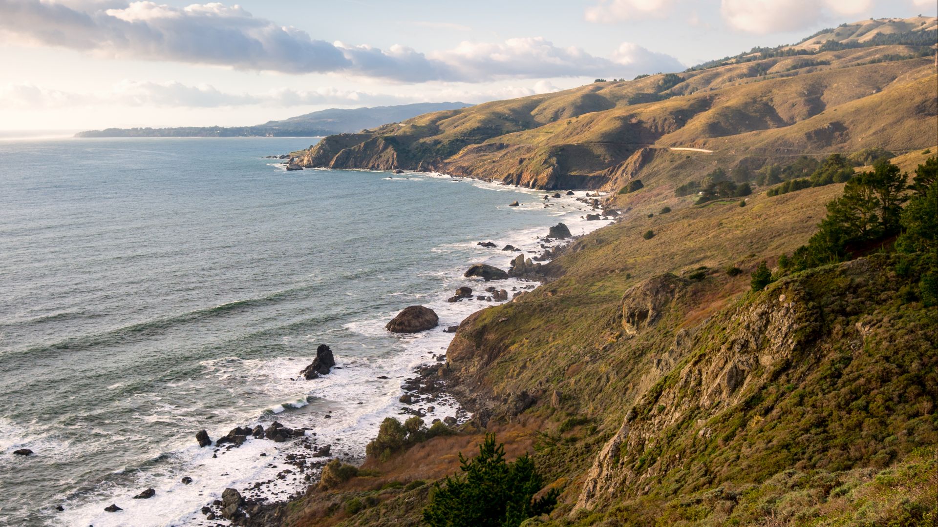 File:Northern California Coast as seen from Muir Beach Overlook.jpg