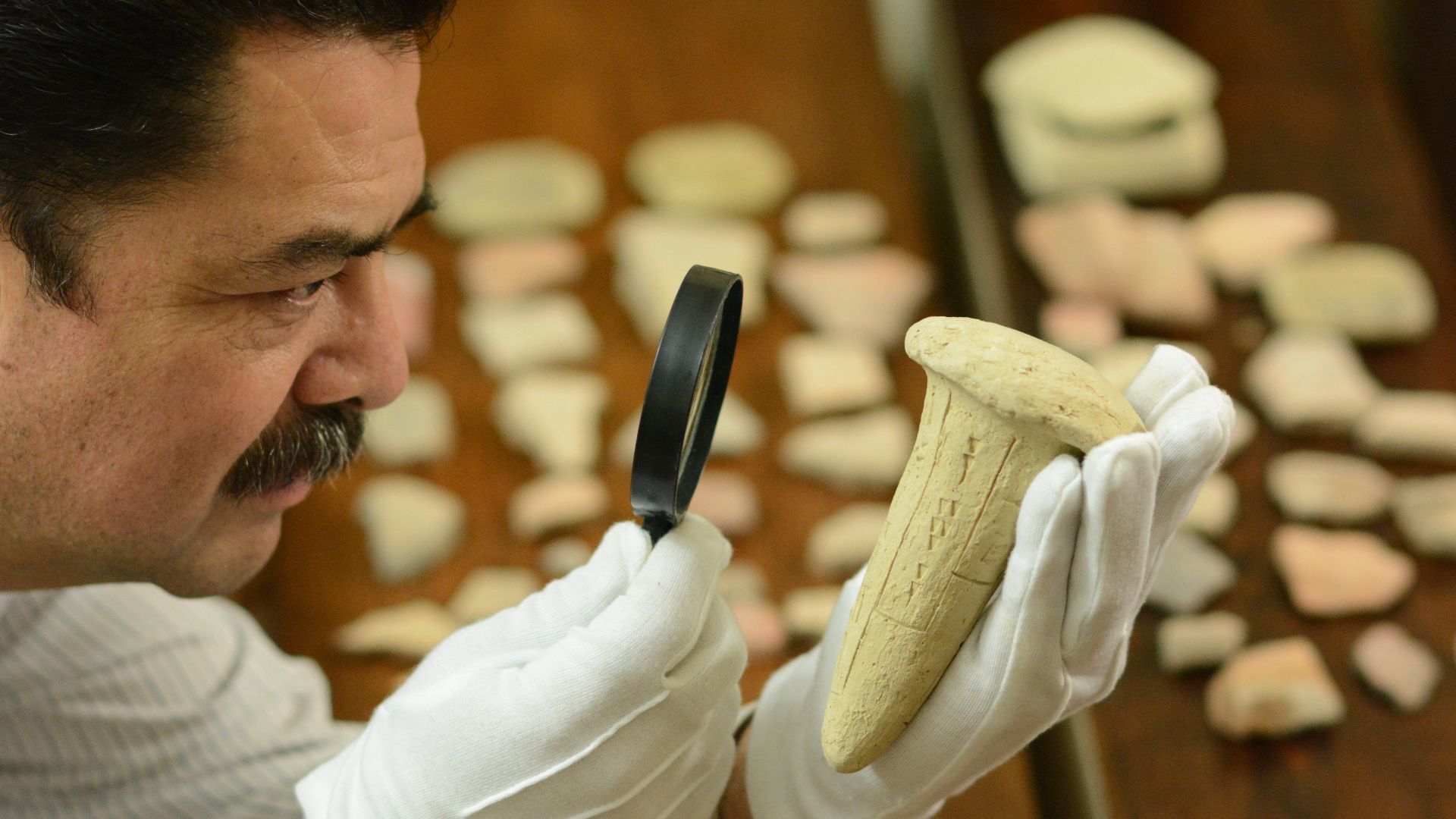 File:Clavo de fundación.JPG