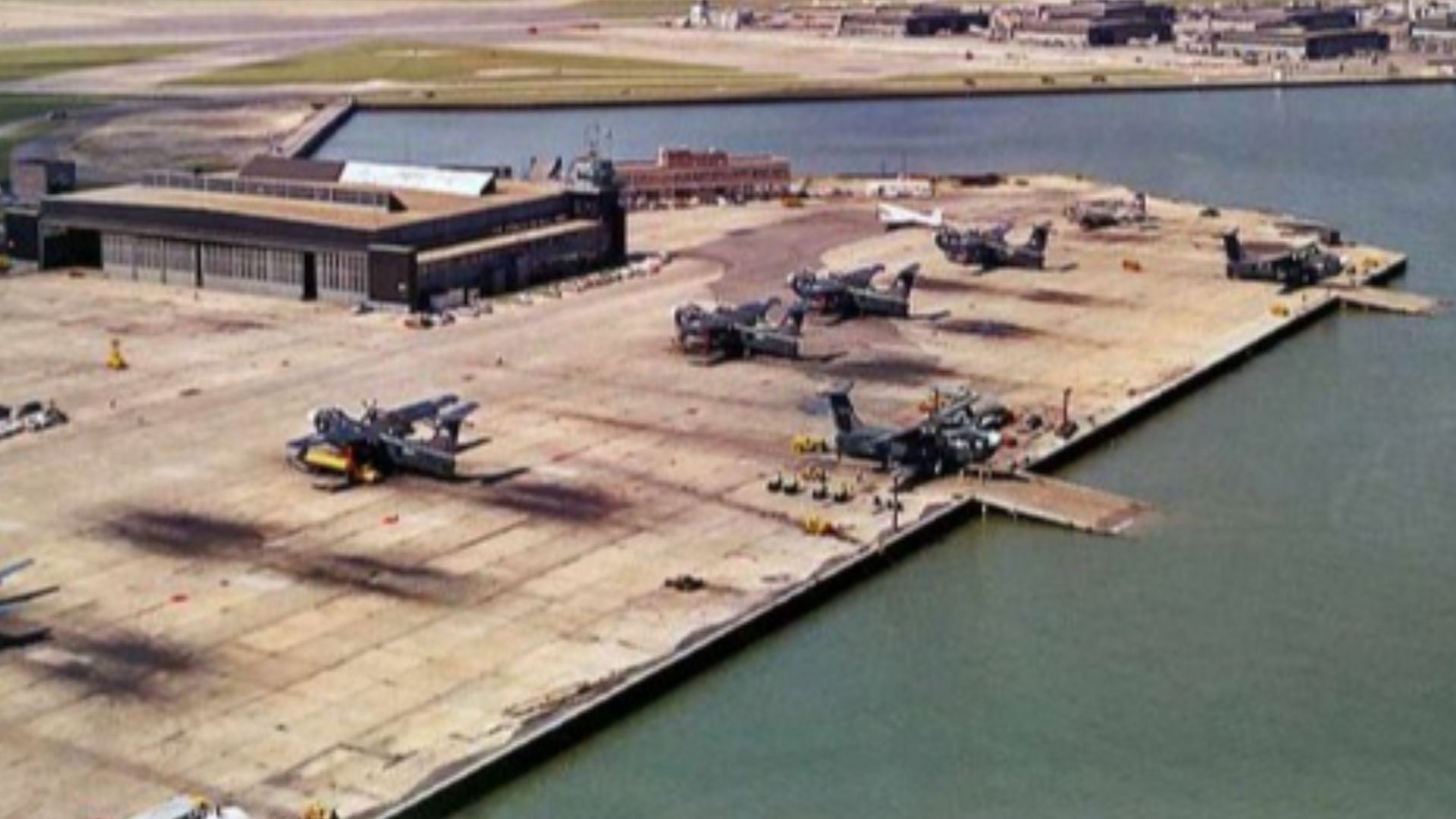 File:Martin P5M-2 Marlin seaplanes at Naval Air Station Norfolk, Virginia (USA), in the 1950s.jpg