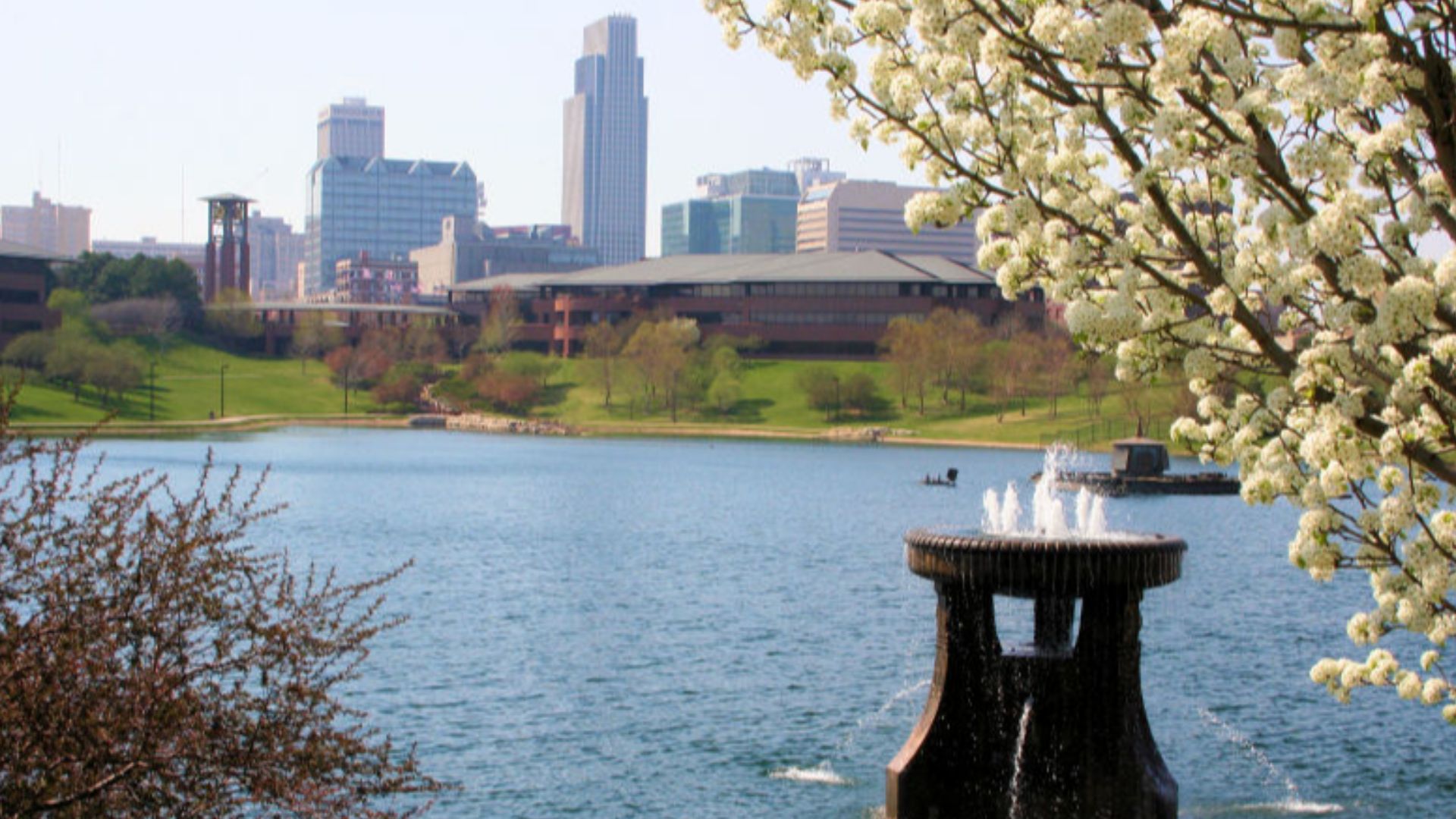 File:Heartland of America Park, Omaha, Nebraska.jpg