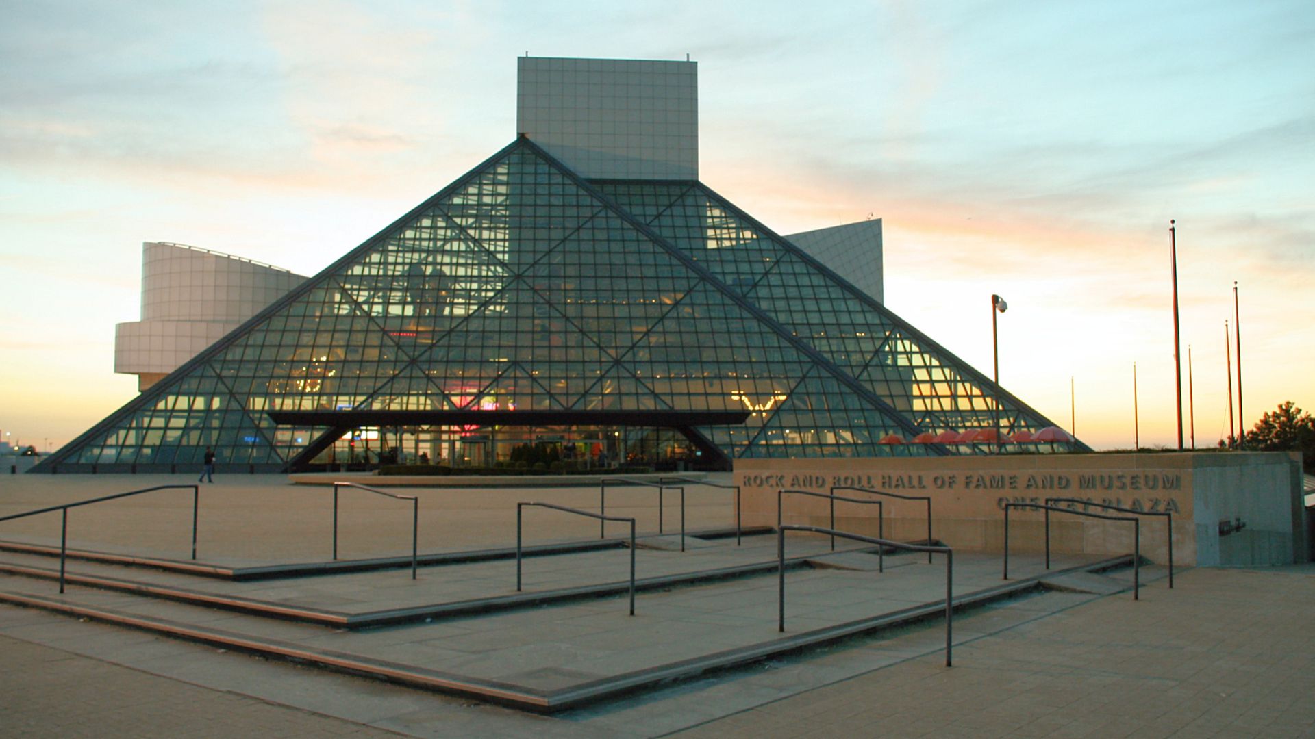 File:Rock-and-roll-hall-of-fame-sunset.jpg