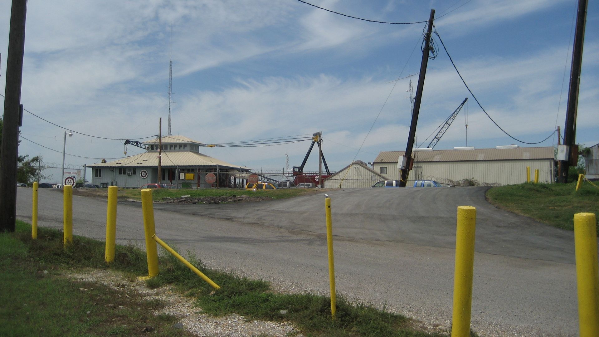 File:New Orleans 2007 - Carrollton Levee top.jpg