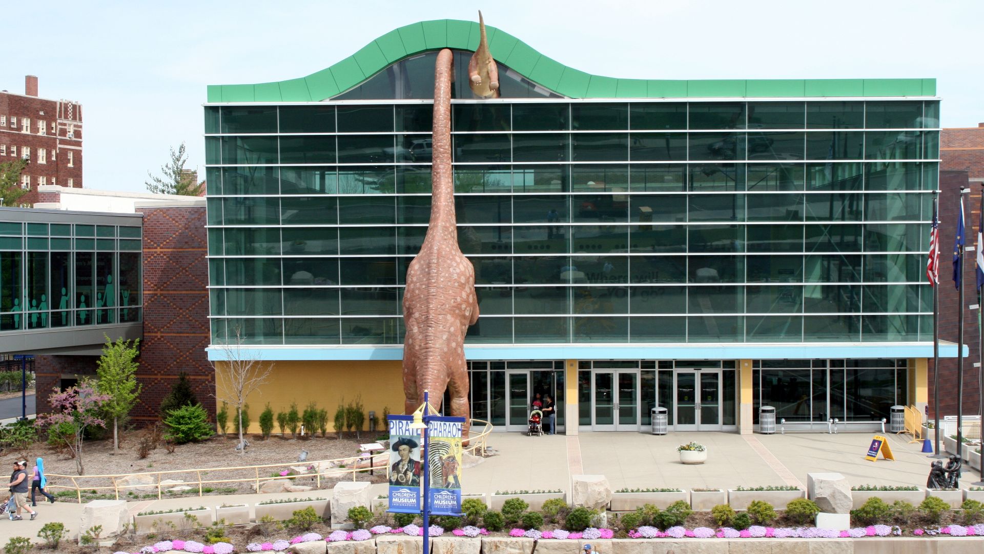 File:The Children's Museum of Indianapolis - March 2012 01.jpg