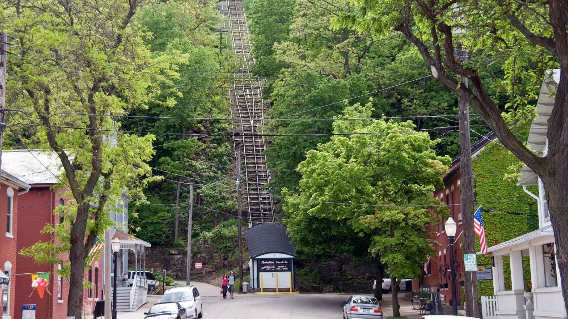 File:Dubuque IA - 4th Street Elevator.jpg