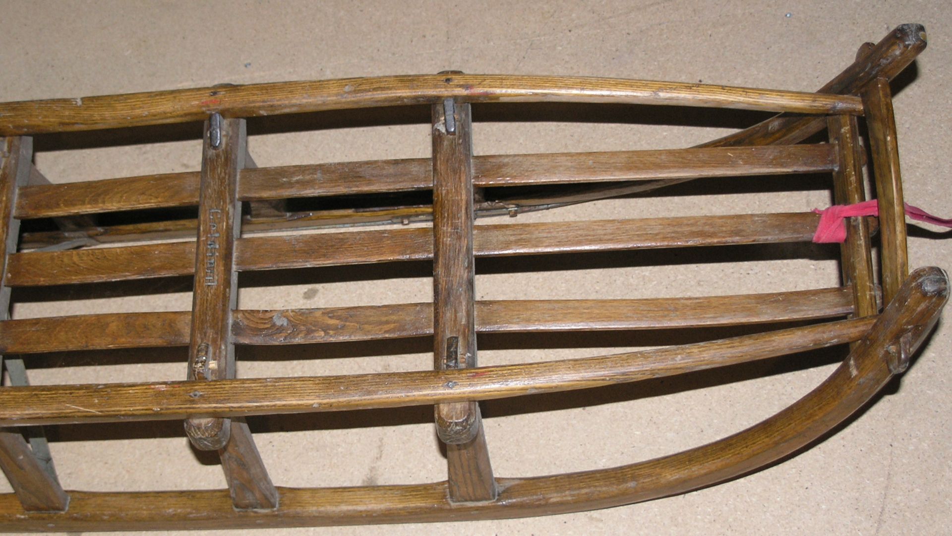 File:Goldiwiler Schlitten.jpg