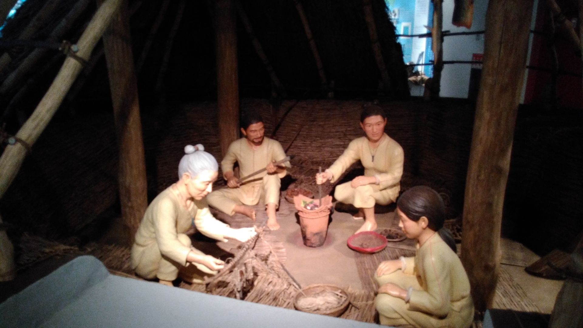 File:Sannai IMG 20161009 143947.jpg