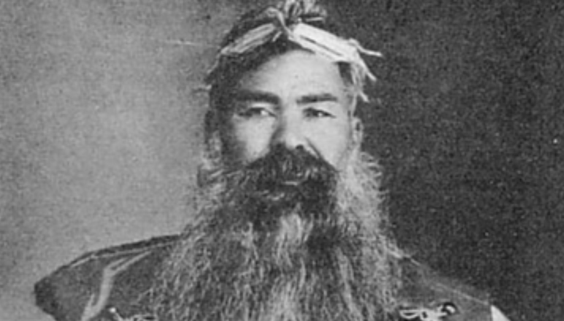 File:Ainu old man circa 1930.JPG