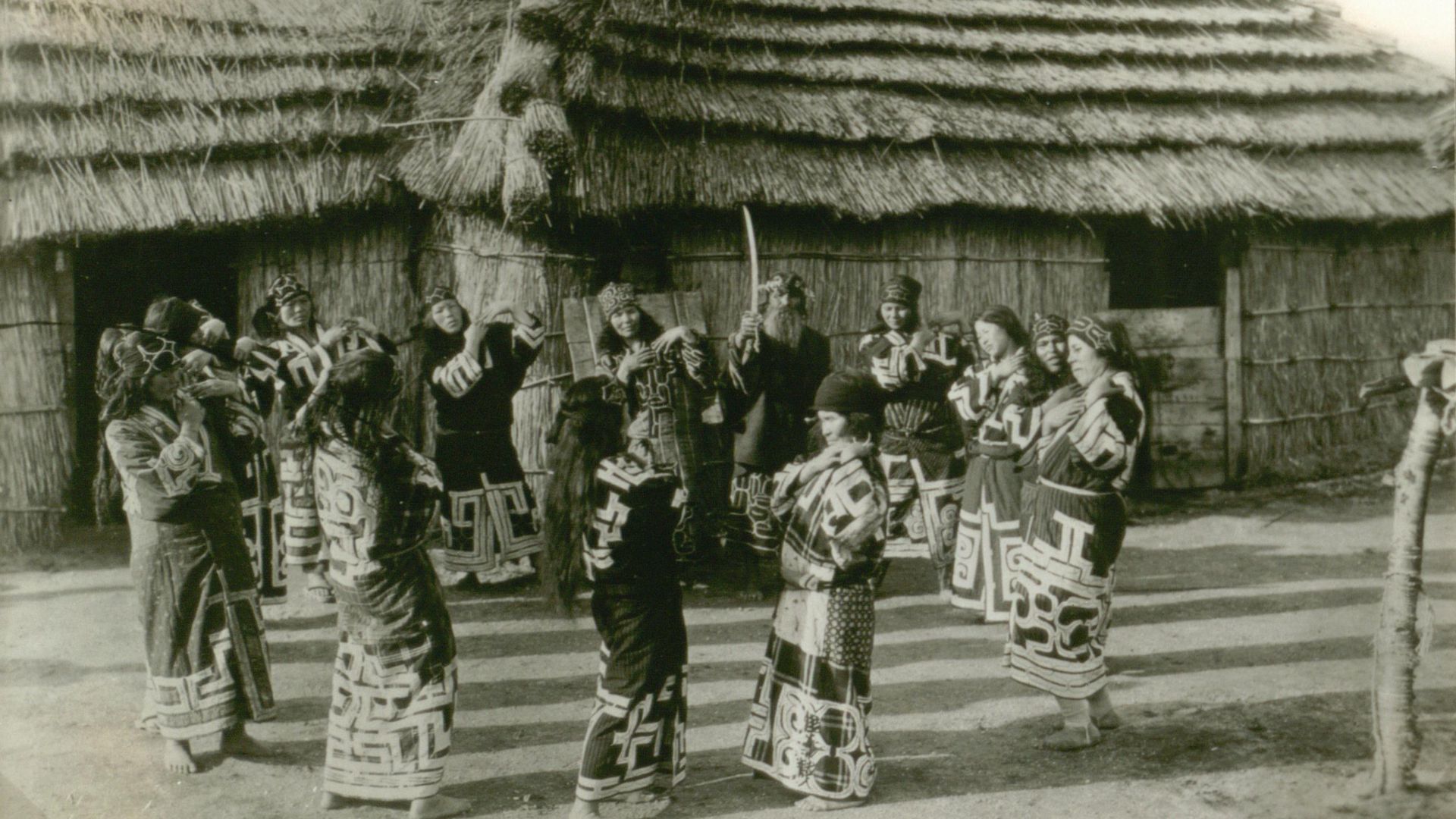File:Ceremonial round dance, resembles the Japanese Bon-Odori (Temple dance in which the departed are commemorated) (10795473465).jpg