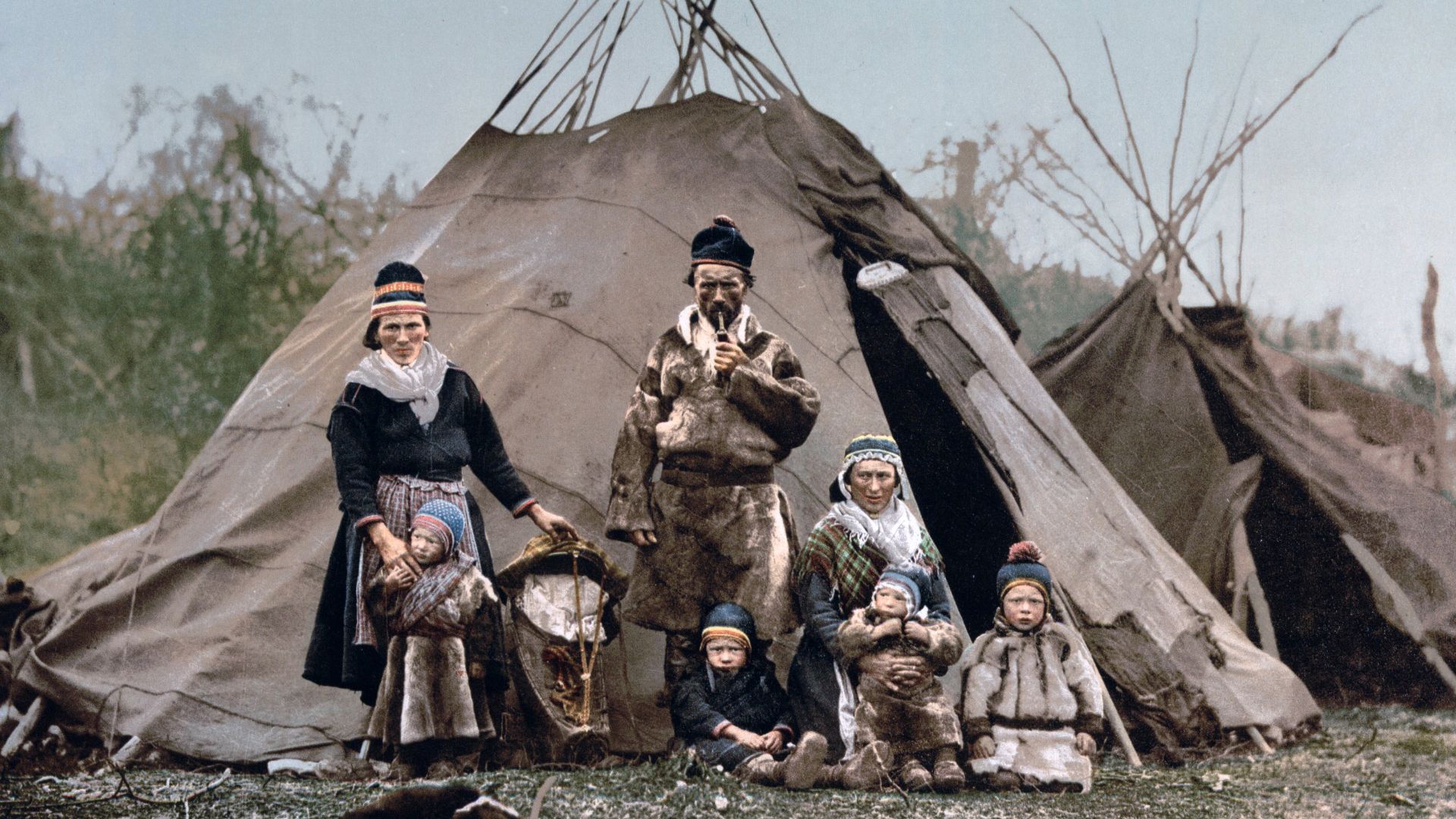 File:Saami Family 1900.jpg