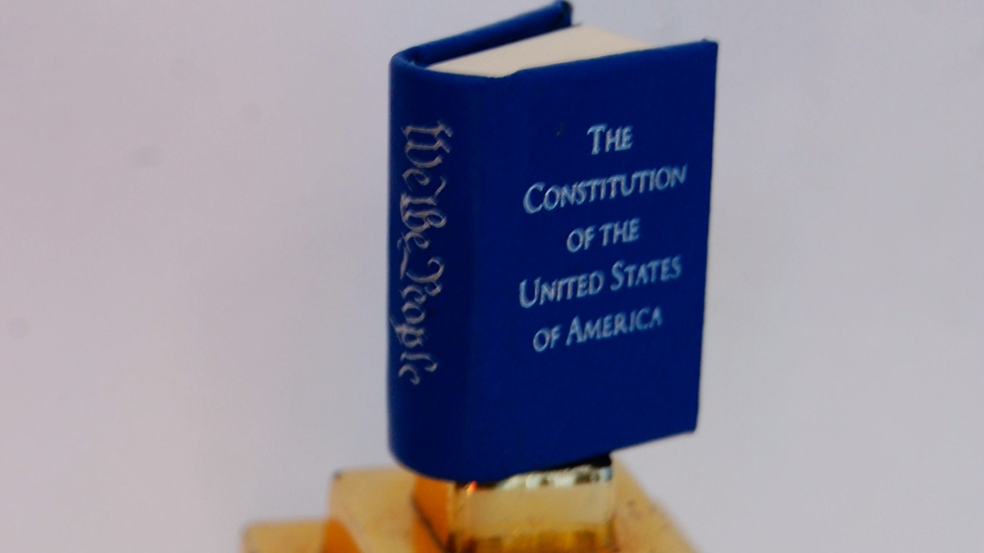 File:The Constitution of the United States (miniature version)2.JPG