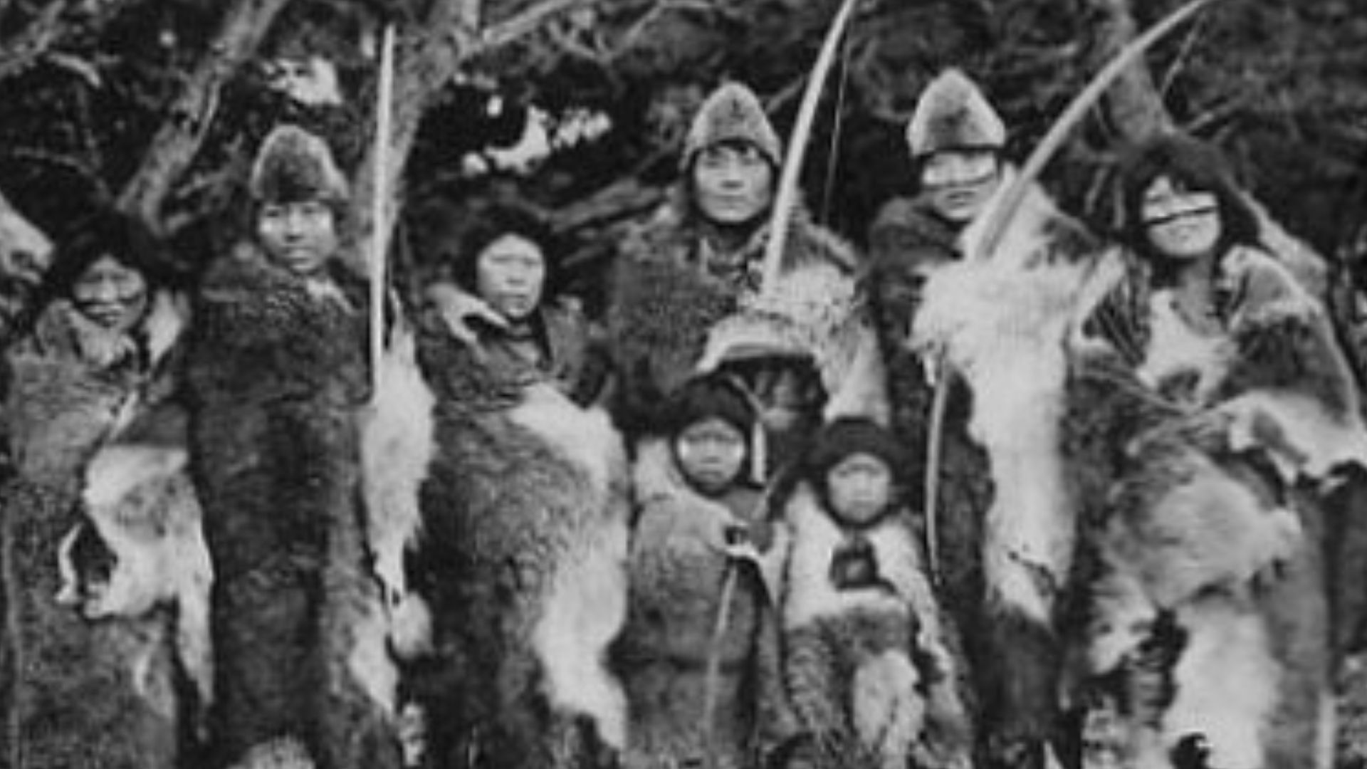 File:Vestimenta de los Selk'nam.jpg