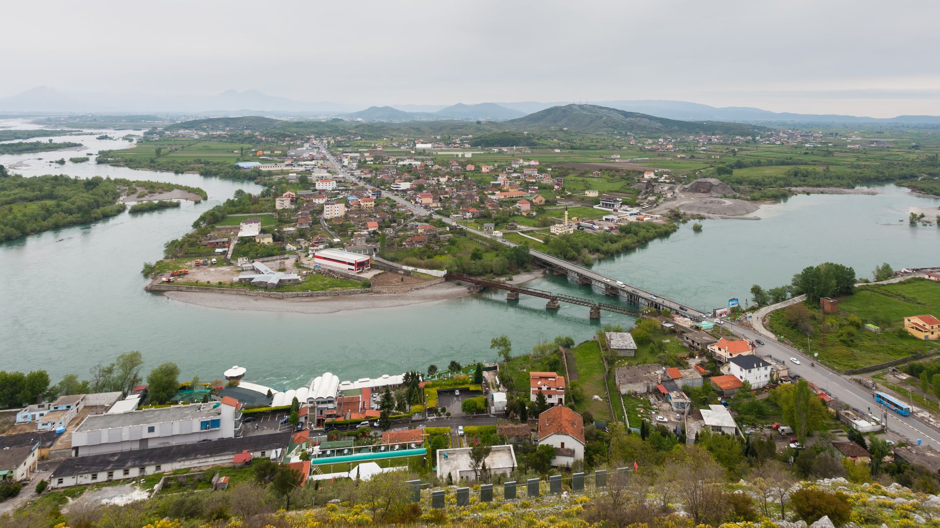 File:Vista de Shkodra, Albania, 2014-04-18, DD 24.JPG