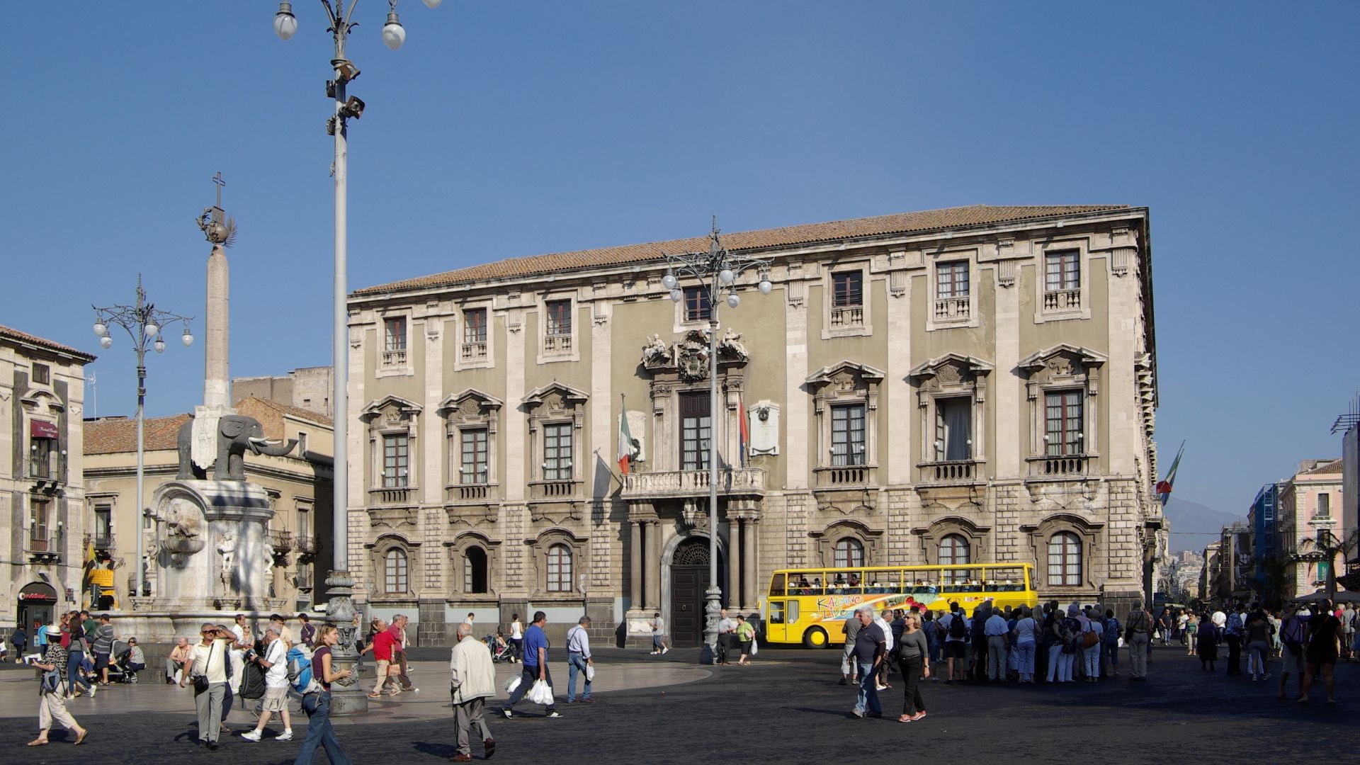 File:Catania BW 2012-10-06 09-52-47.JPG