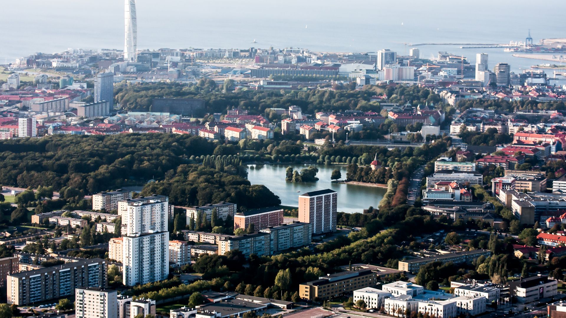 File:Malmö–flygbild 06 september 2014.jpg