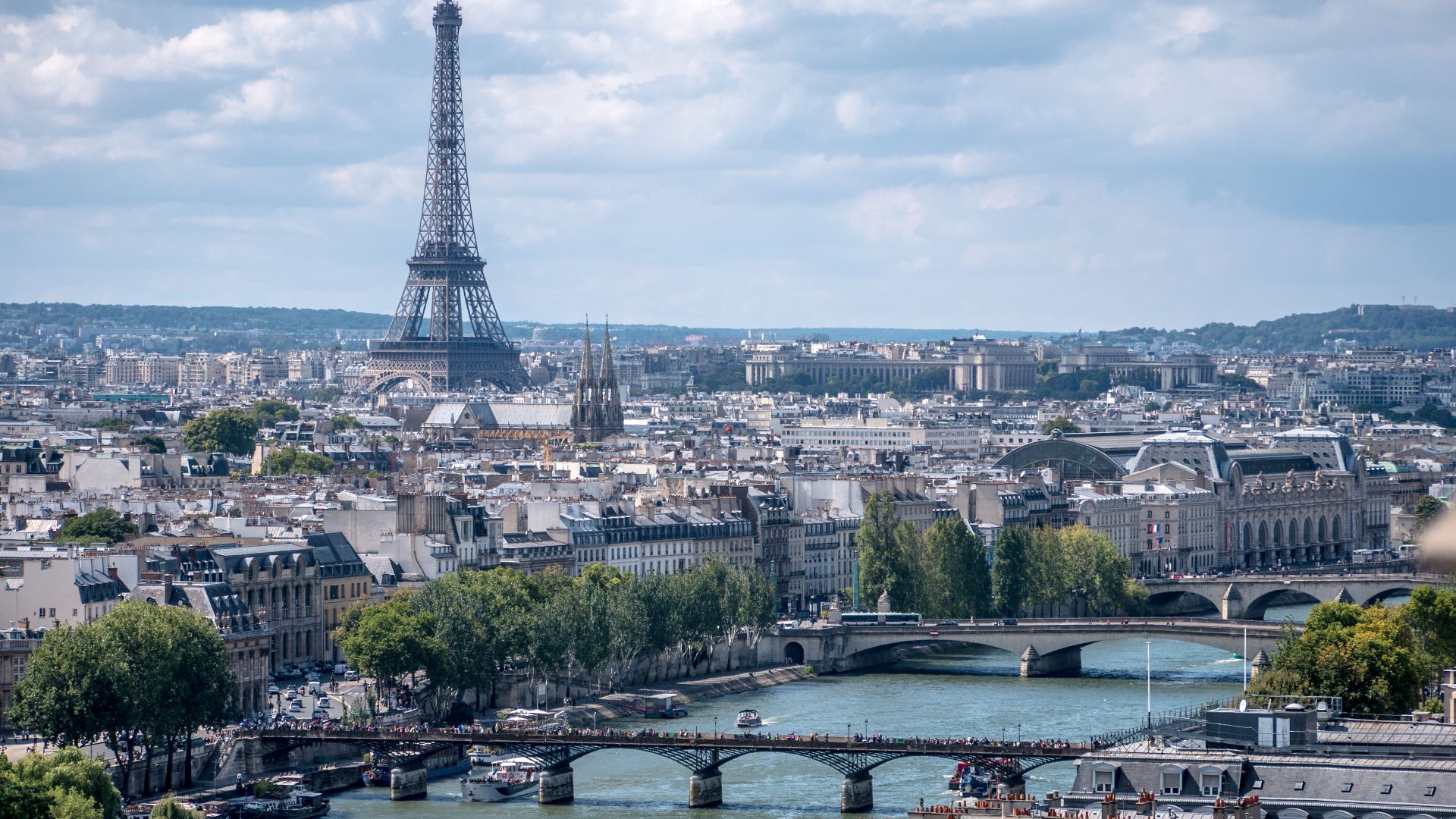 File:La Tour Eiffel vue de la Tour Saint-Jacques, Paris août 2014 (2).jpg