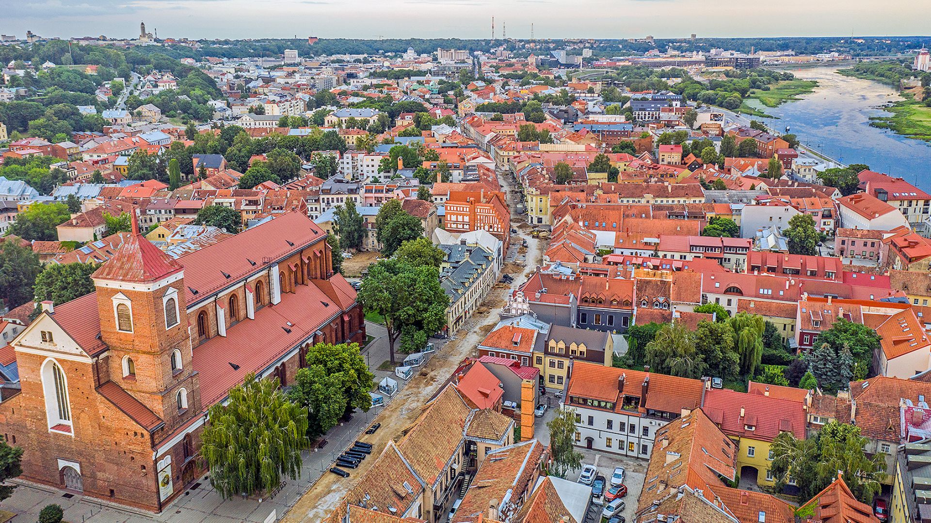 File:Kauno senamiestis by Augustas Didzgalvis.jpg