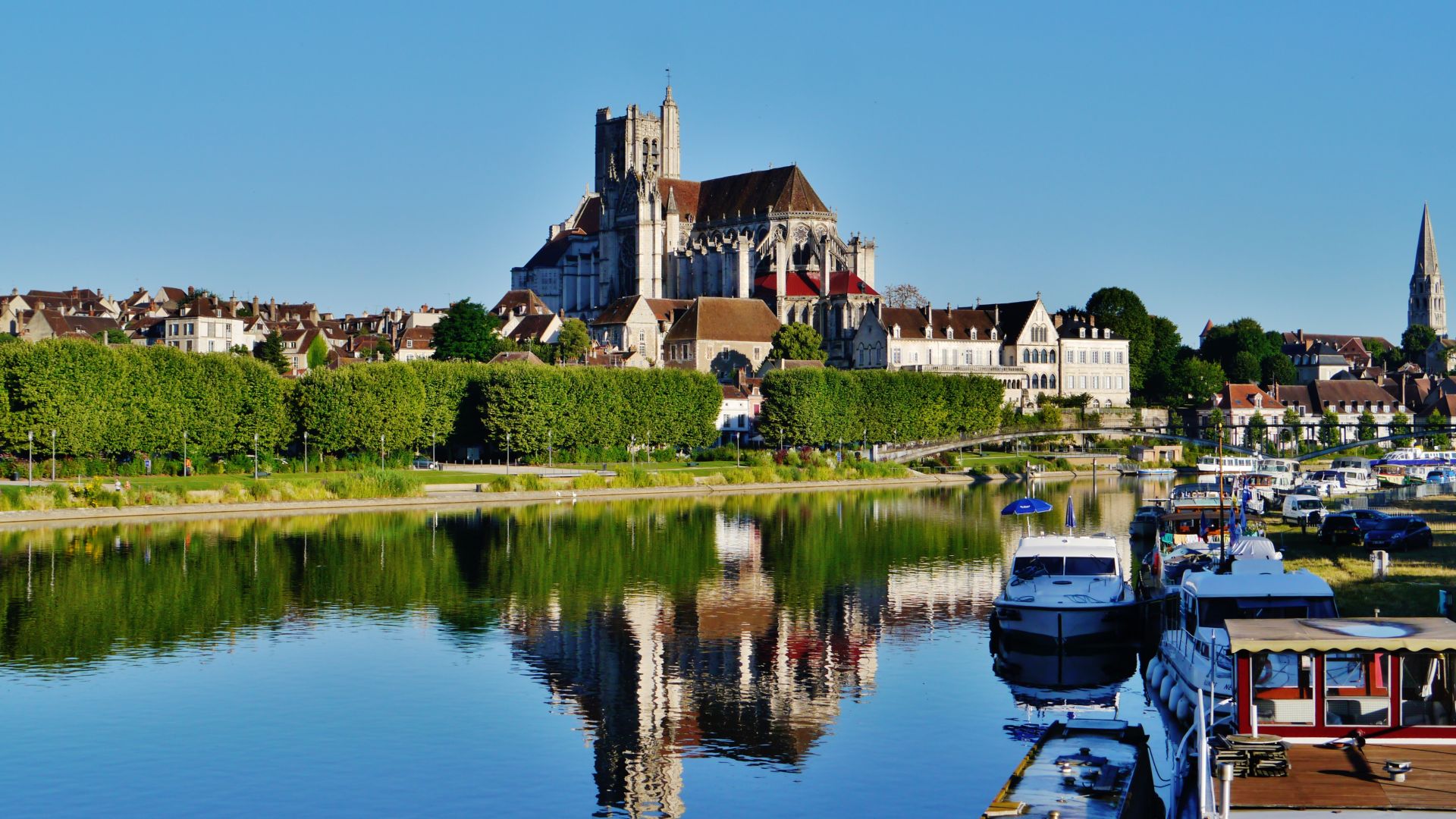File:Auxerre Stadtpanorama vom Pont Paul Bert 5.jpg