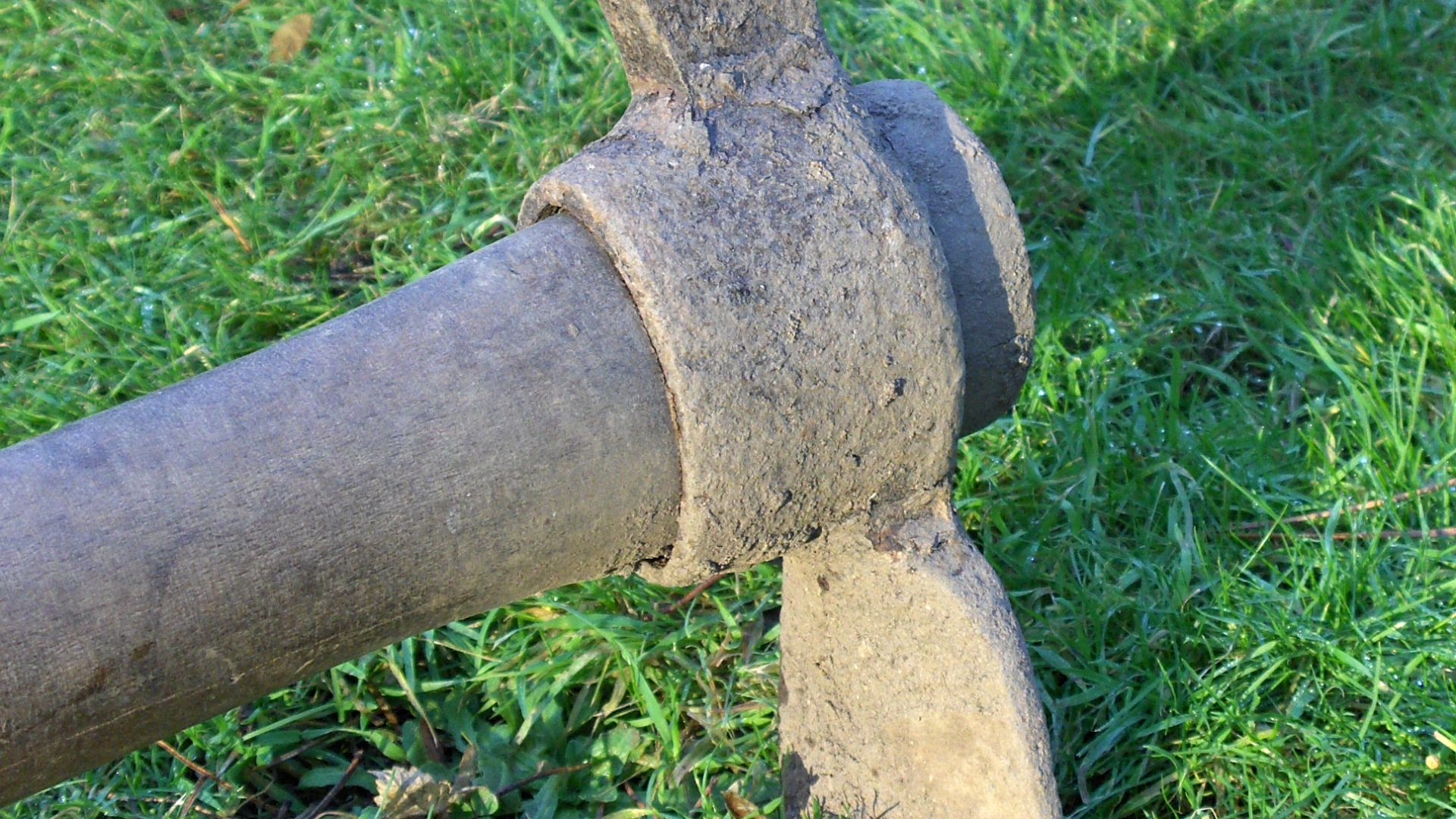 File:Cutter mattock.jpg