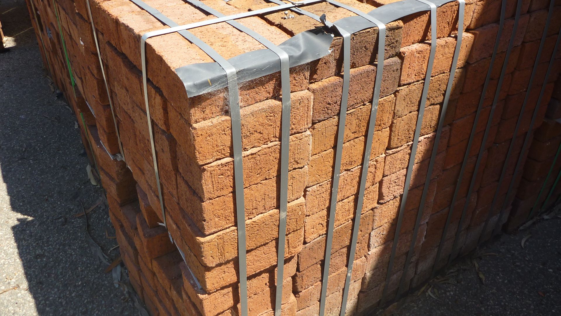 File:Midland Brick brickworks brick stack.jpg