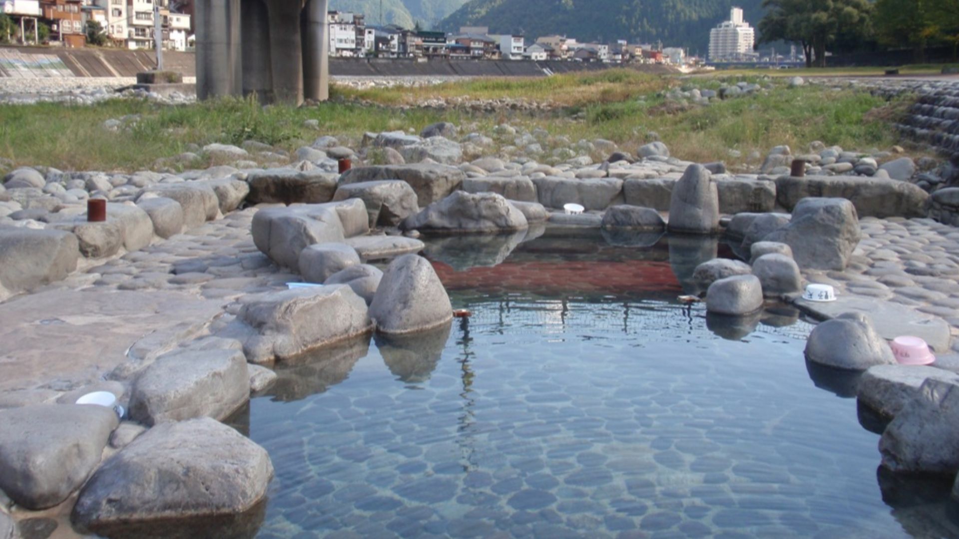 File:Gero spa hunsentou rotenburo.jpg