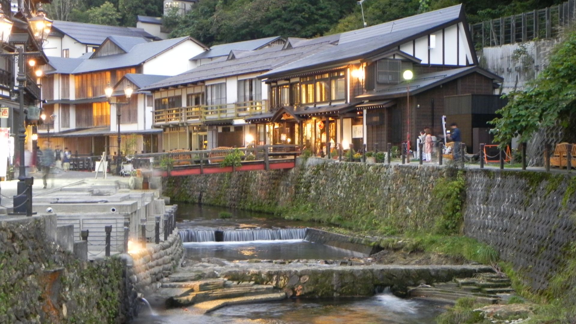 File:銀山温泉入口 - panoramio.jpg