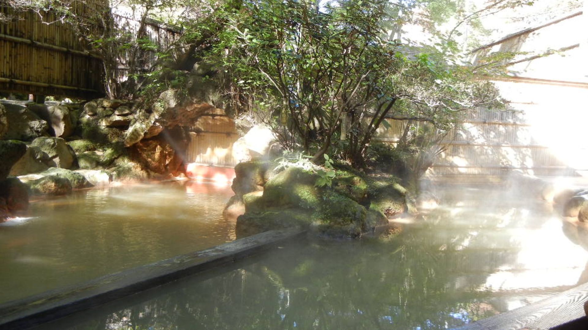 File:Ikaho open air bath.JPG