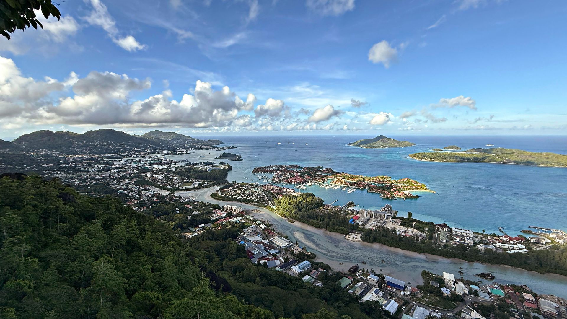 File:Seychelles-Mahé-victoria-kevin-gepford.jpg