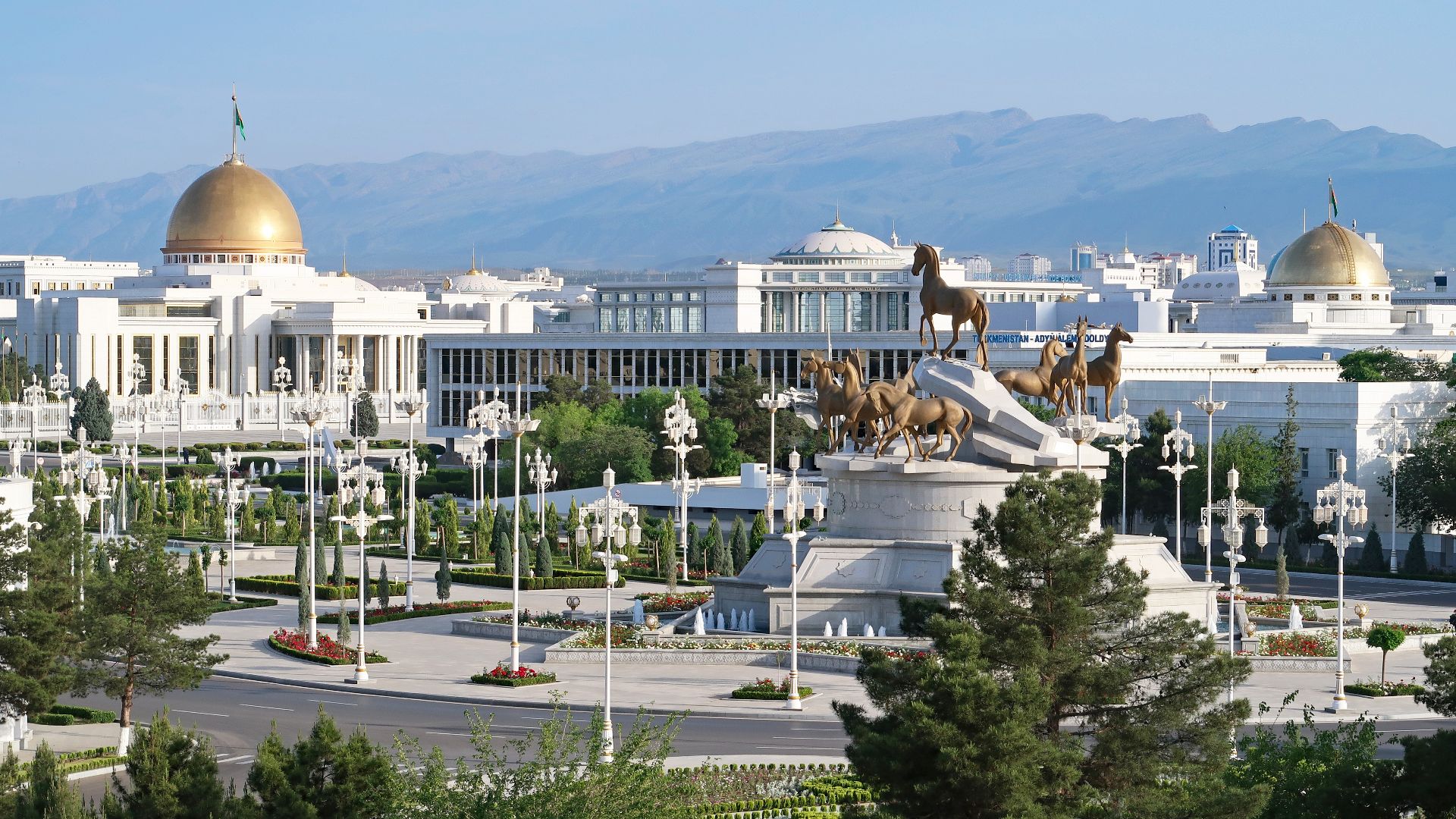 File:View of Ashgabat (42376779291).jpg