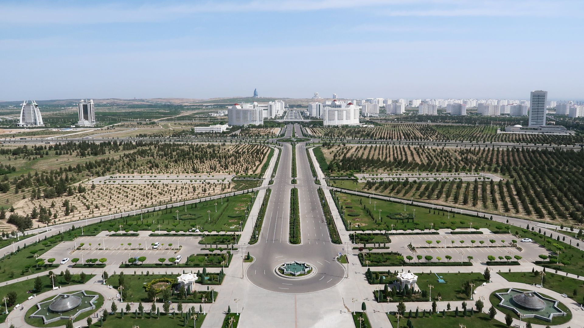 File:View of Ashgabat from Arch of Neutrality (41652998734).jpg