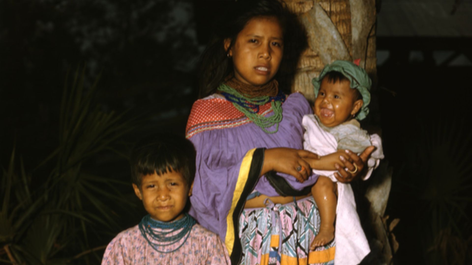 File:Seminole mother and children- Brighton Reservation, Florida (8443707301).jpg